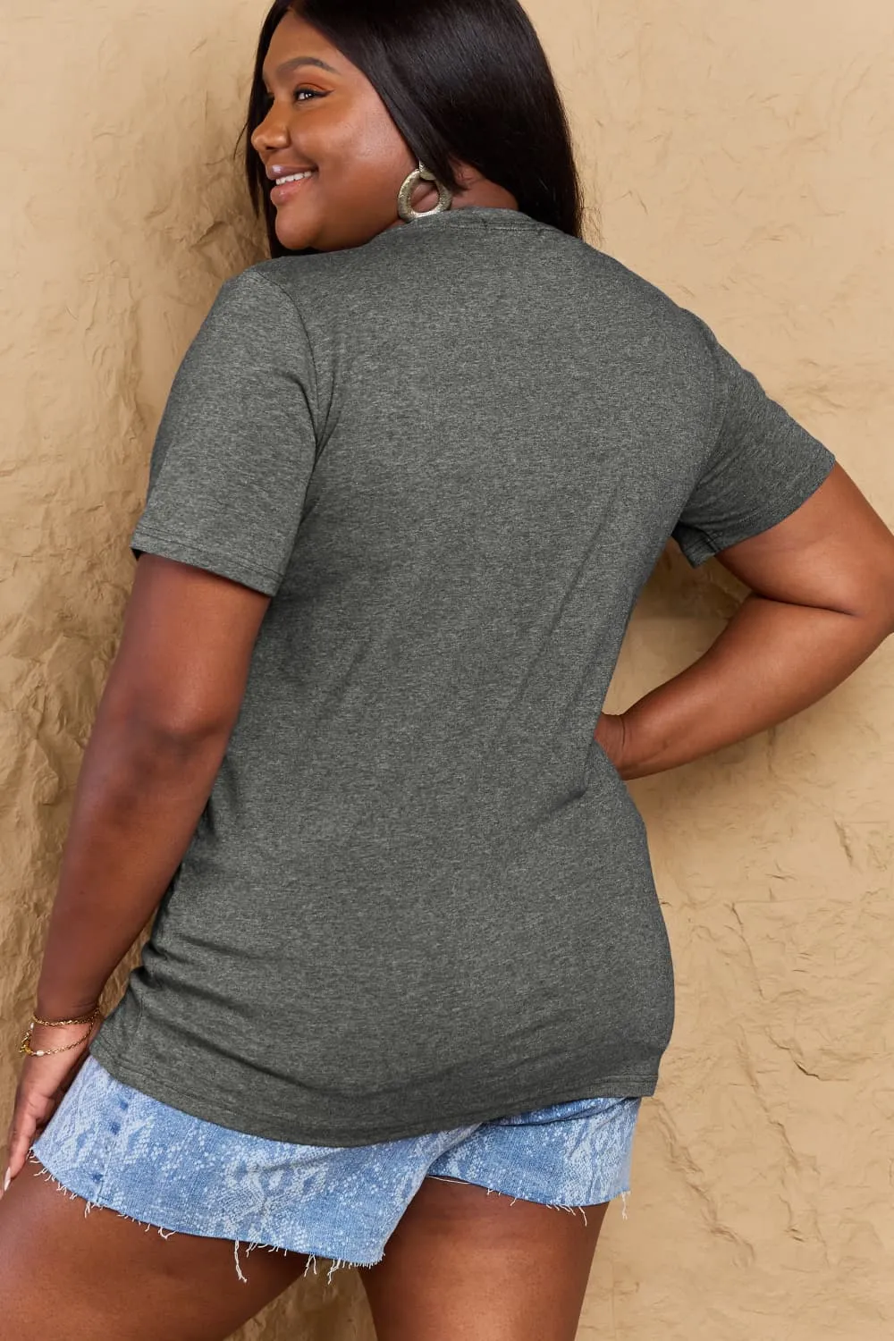 Full Size MOM LIFE Graphic Cotton T-Shirt