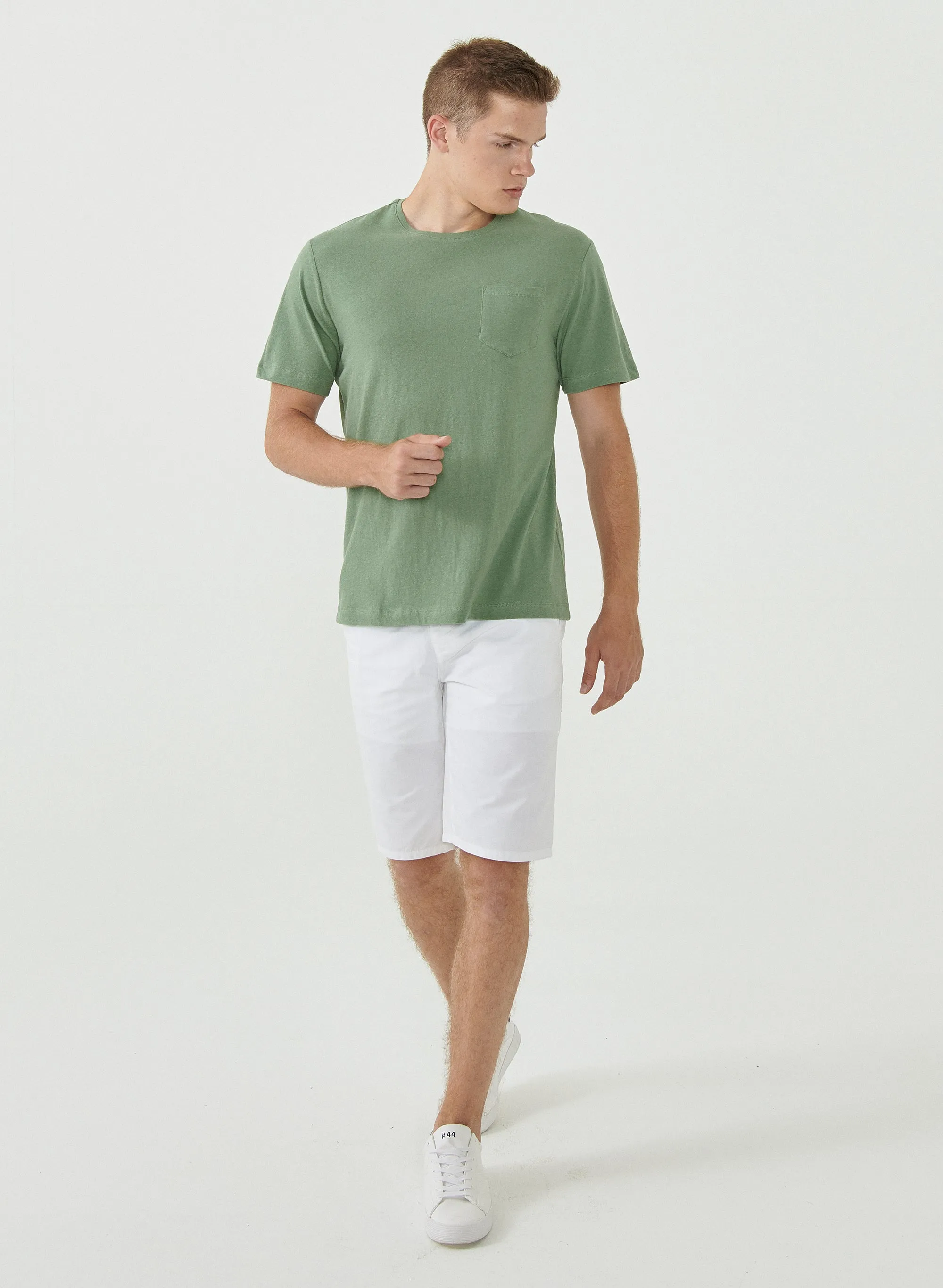 Groen t-shirt met borstzakje | Organication pocket t-shirt fern green