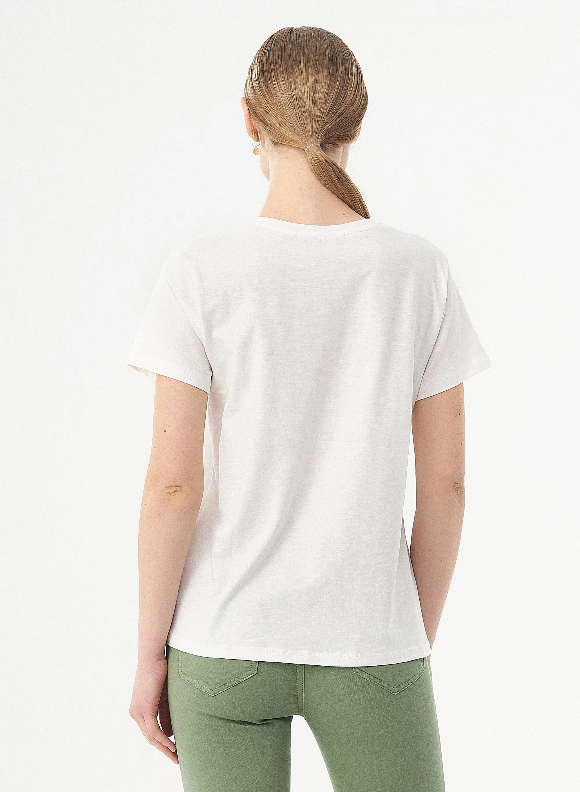 T-shirt met geborduurde fiets | Organication embroidered t-shirt offwhite
