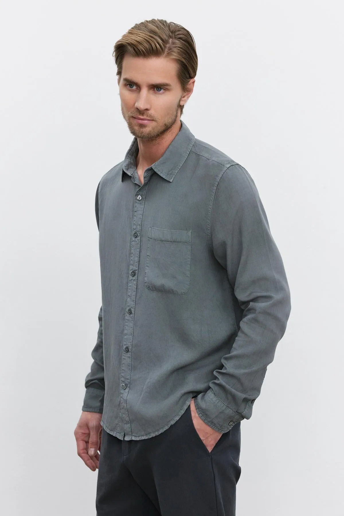 WOLF BUTTON-UP SHIRT